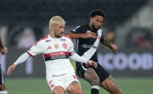 vasco-escala-time-misto-contra-o-flamengo-e-sofre-goleada-de-4-a-1-no-maracana