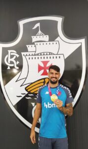 santa-cruz-negocia-com-o-zagueiro-ricardo-graca,-cria-do-vasco