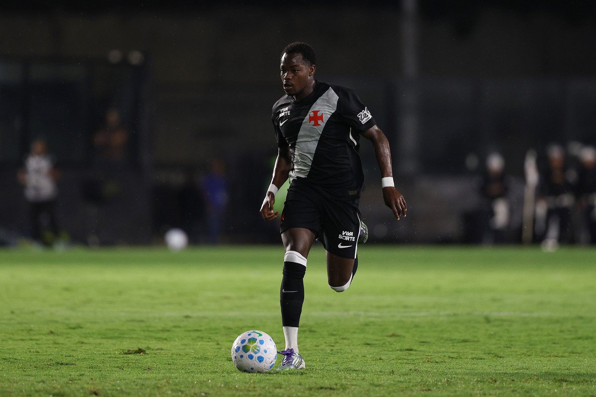 bournemouth-inicia-conversas-para-contratar-andres-gomez