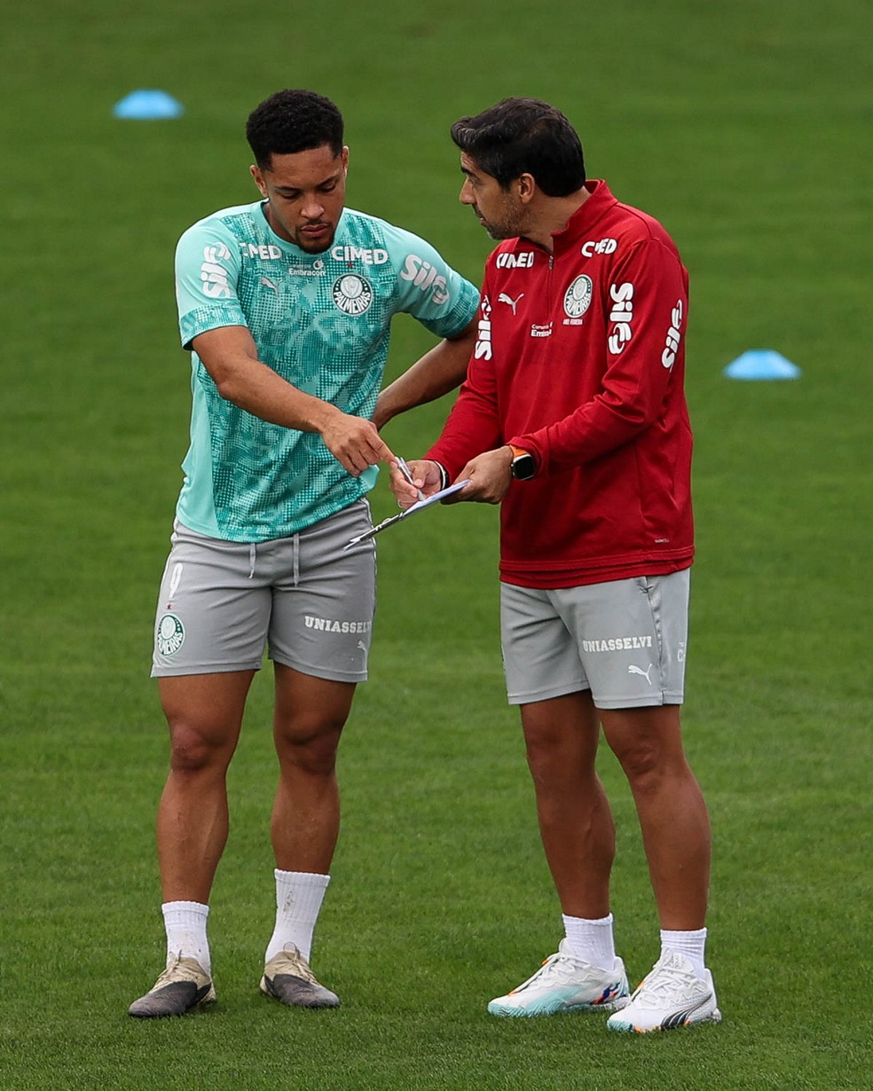 vitor-roque-deve-ser-a-novidade-do-palmeiras-para-o-jogo-contra-o-vasco