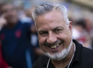 flamengo-define-r$-90-milhoes-para-fechar-pacote-de-contratacoes-no-2o-semestre