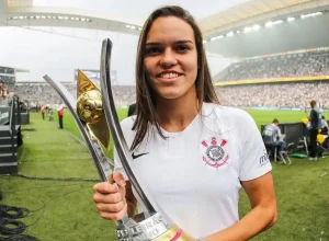 ana-vitoria-nao-tem-fratura-constatada-e-pode-reforcar-o-corinthians-na-copa-do-brasil